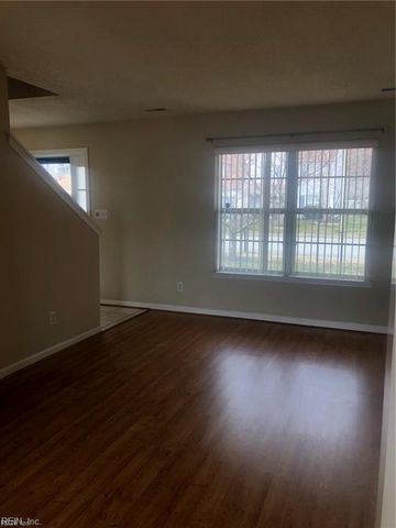 825 Chapin Wood DR, Newport News, VA 23608