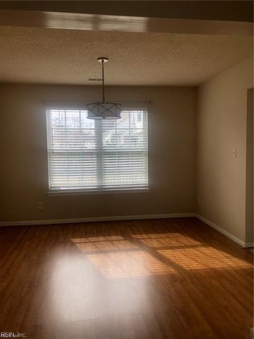 825 Chapin Wood DR, Newport News, VA 23608