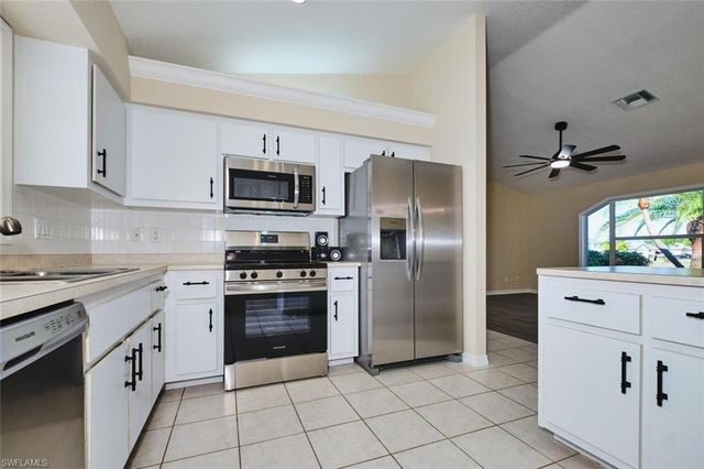 132 SE 19th TER, Cape Coral, FL 33990