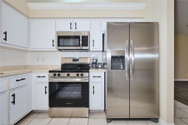 132 SE 19th TER, Cape Coral, FL 33990