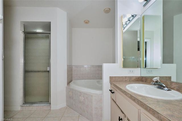 132 SE 19th TER, Cape Coral, FL 33990