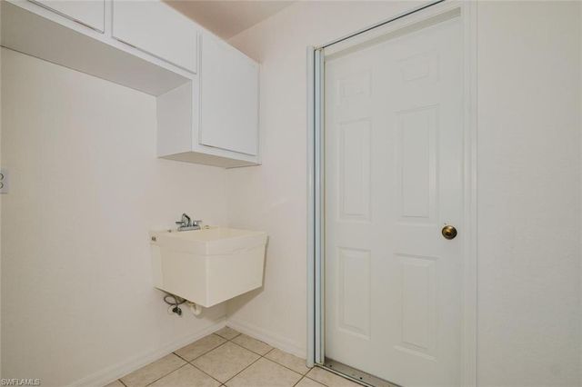 132 SE 19th TER, Cape Coral, FL 33990