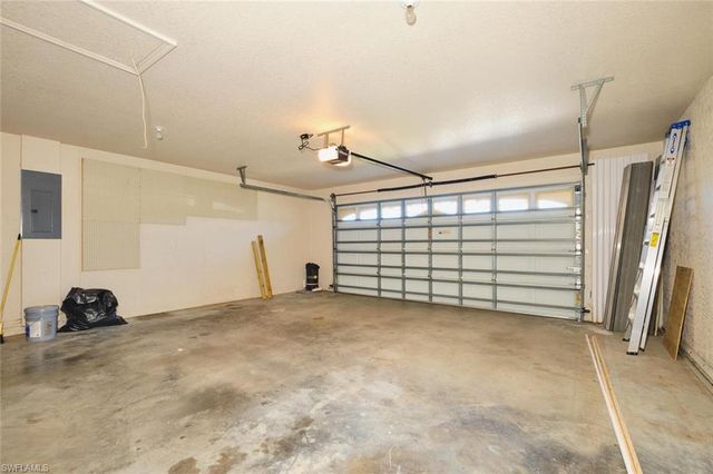 132 SE 19th TER, Cape Coral, FL 33990