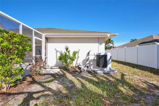 132 SE 19th TER, Cape Coral, FL 33990