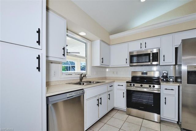 132 SE 19th TER, Cape Coral, FL 33990