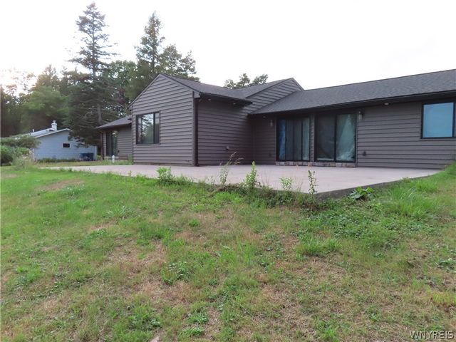 1357 Sturgeon Point Road, Evans, NY 14047