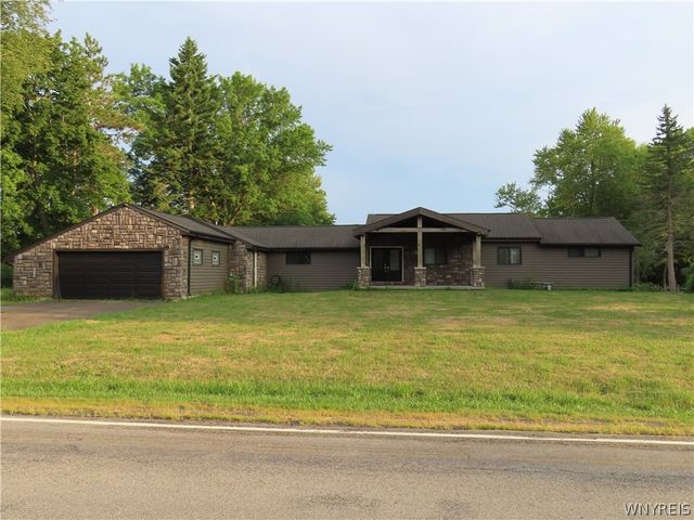 1357 Sturgeon Point Road, Evans, NY 14047