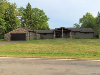 1357 Sturgeon Point Road, Evans, NY 14047