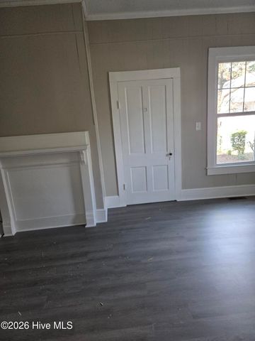 109 E Grainger Avenue, Kinston, NC 28501