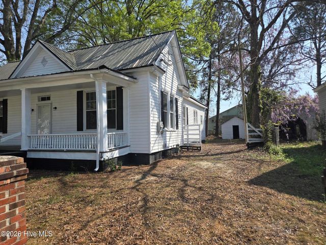 109 E Grainger Avenue, Kinston, NC 28501