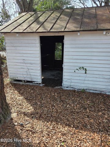 109 E Grainger Avenue, Kinston, NC 28501