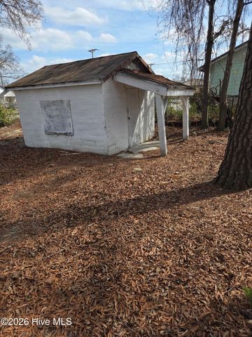 109 E Grainger Avenue, Kinston, NC 28501