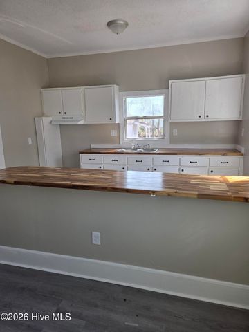 109 E Grainger Avenue, Kinston, NC 28501