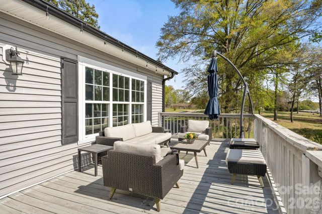 8927 Holdsclaw Road, Terrell, NC 28682