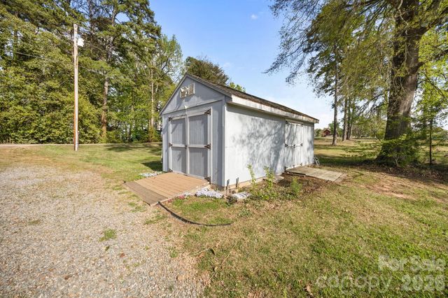 8927 Holdsclaw Road, Terrell, NC 28682