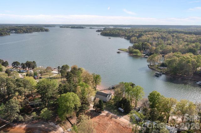 8927 Holdsclaw Road, Terrell, NC 28682