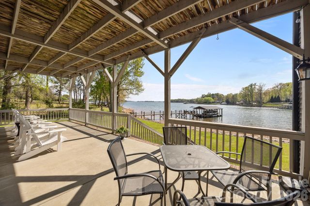 8927 Holdsclaw Road, Terrell, NC 28682