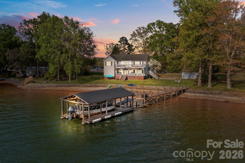 8927 Holdsclaw Road, Terrell, NC 28682