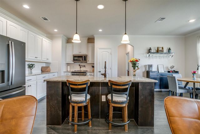 340 Sanger Drive, Springtown, TX 76082