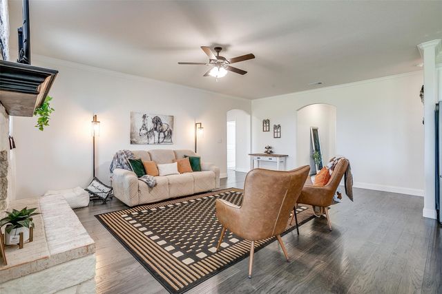 340 Sanger Drive, Springtown, TX 76082