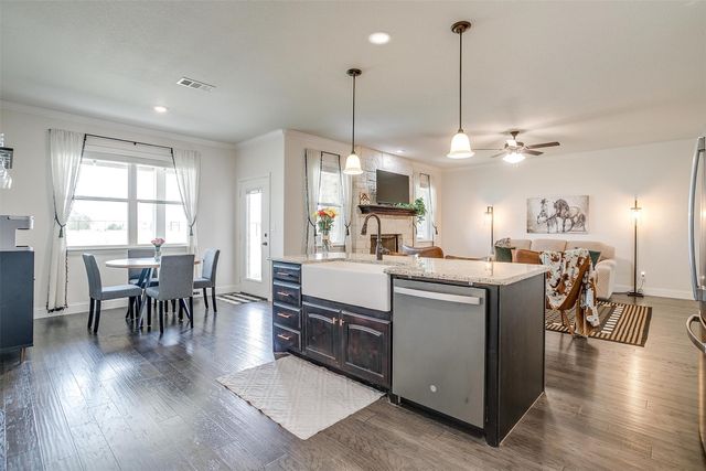 340 Sanger Drive, Springtown, TX 76082