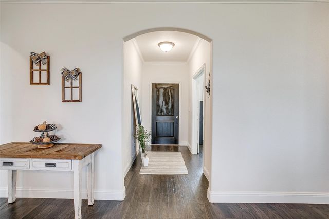 340 Sanger Drive, Springtown, TX 76082