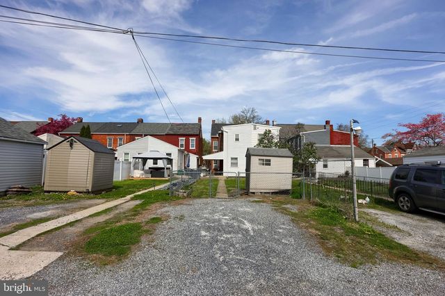 750 LOCUST ST, Columbia, PA 17512
