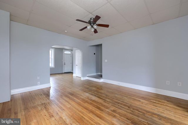 750 LOCUST ST, Columbia, PA 17512