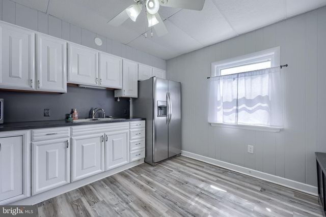 750 LOCUST ST, Columbia, PA 17512