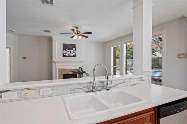 2383 Indigo Harbour Lane, League City, TX 77573
