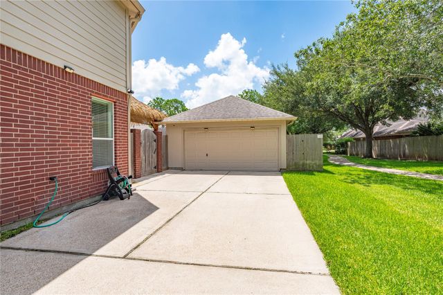 2383 Indigo Harbour Lane, League City, TX 77573