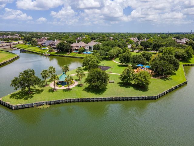 2383 Indigo Harbour Lane, League City, TX 77573