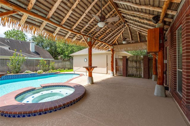 2383 Indigo Harbour Lane, League City, TX 77573