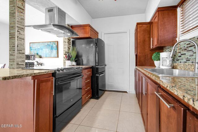 10037 KENWORTHY Street, El Paso, TX 79924