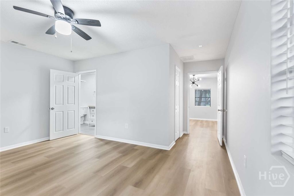 Image 12 of property listing at 2405 New York Avenue, Savannah, GA 31404