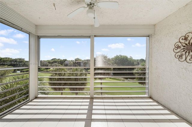 1831 Sabal Palm Dr 404, Davie, FL 33324