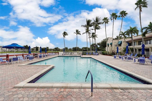 1831 Sabal Palm Dr 404, Davie, FL 33324