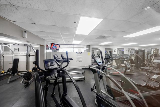 1831 Sabal Palm Dr 404, Davie, FL 33324