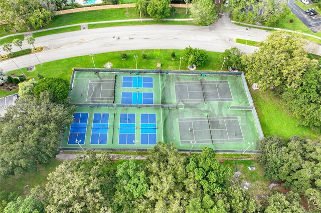 1831 Sabal Palm Dr 404, Davie, FL 33324