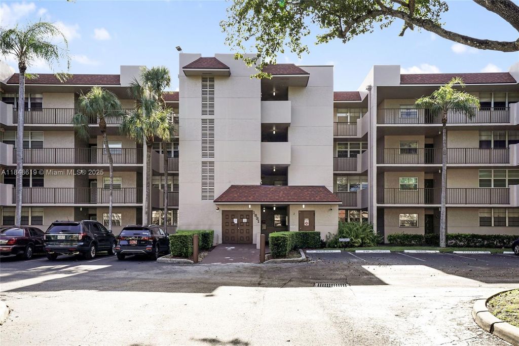 1831 Sabal Palm Dr 404, Davie, FL 33324
