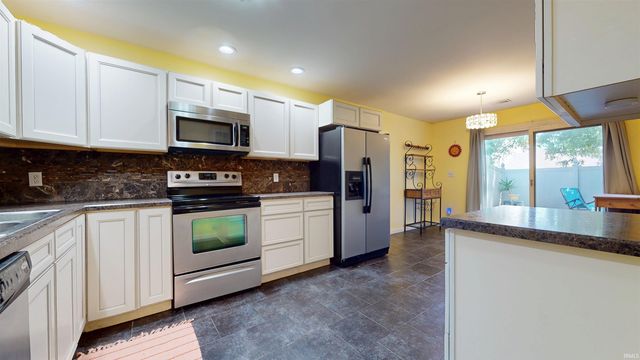 10273 Bourbon Street, Newburgh, IN 47630