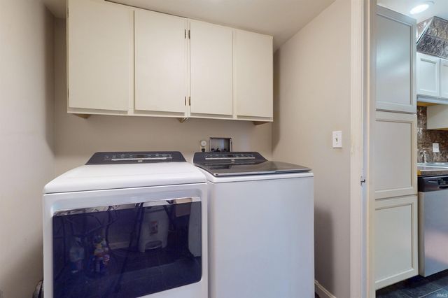 10273 Bourbon Street, Newburgh, IN 47630