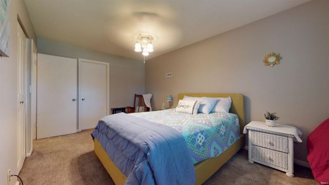 10273 Bourbon Street, Newburgh, IN 47630