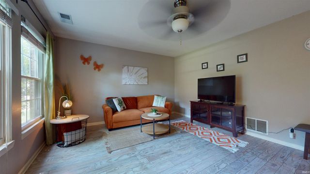 10273 Bourbon Street, Newburgh, IN 47630