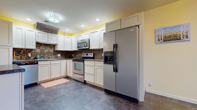 10273 Bourbon Street, Newburgh, IN 47630