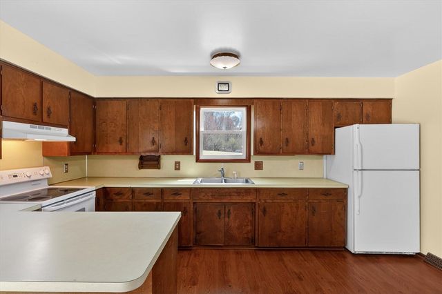 7045 17 Mile Road, Cedar Springs, MI 49319