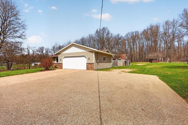 7045 17 Mile Road, Cedar Springs, MI 49319