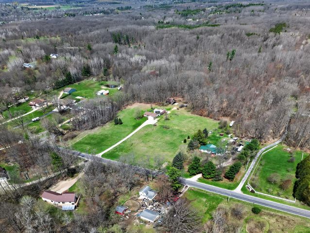 7045 17 Mile Road, Cedar Springs, MI 49319