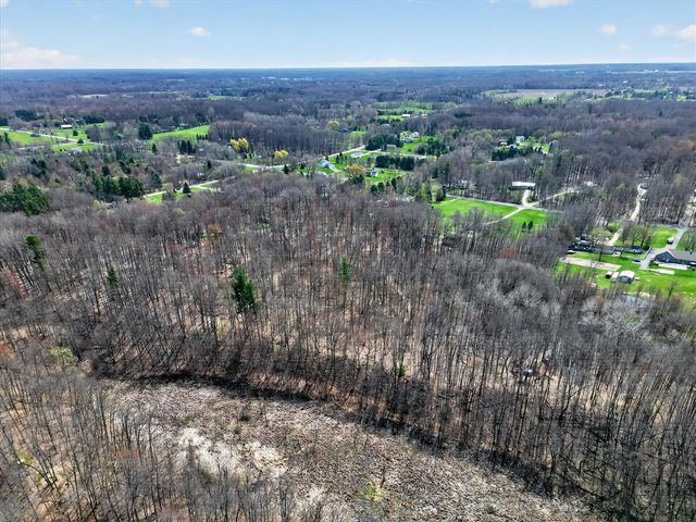 7045 17 Mile Road, Cedar Springs, MI 49319