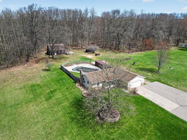 7045 17 Mile Road, Cedar Springs, MI 49319